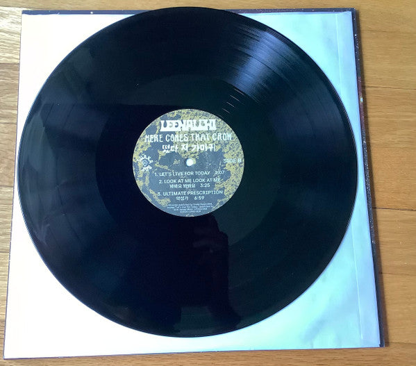 LEENALCHI : Here Comes That Crow (LP)