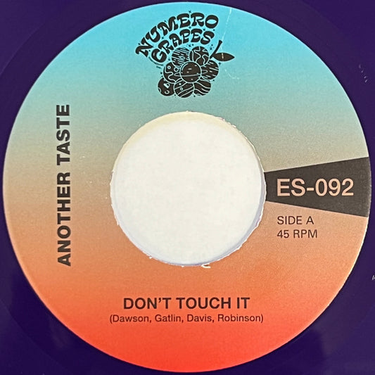Another Taste  /  Maxx Traxx : Don't Touch It (7", Single, Pur)